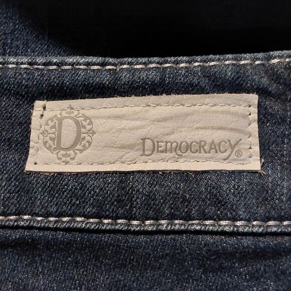 Democracy AbSolution Low-Rise Distressed Bermuda Jean Shorts Great Cond - 8 - Picture 3 of 10